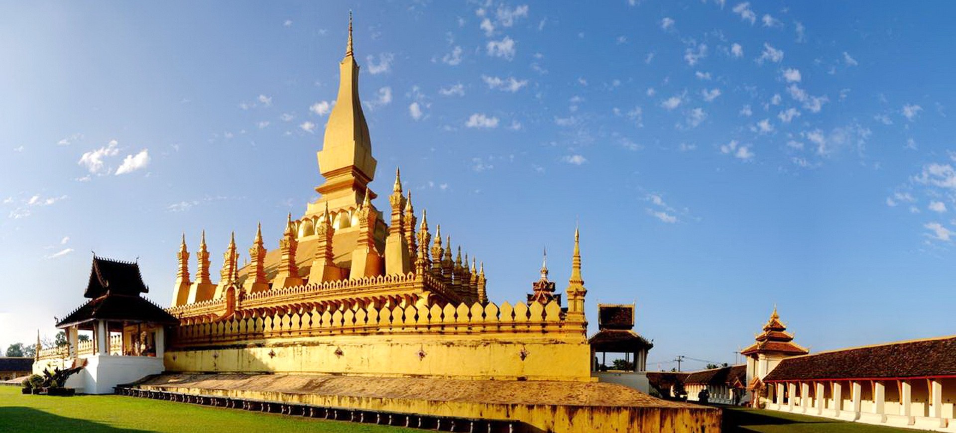 Laos Vientiane That Luang 001