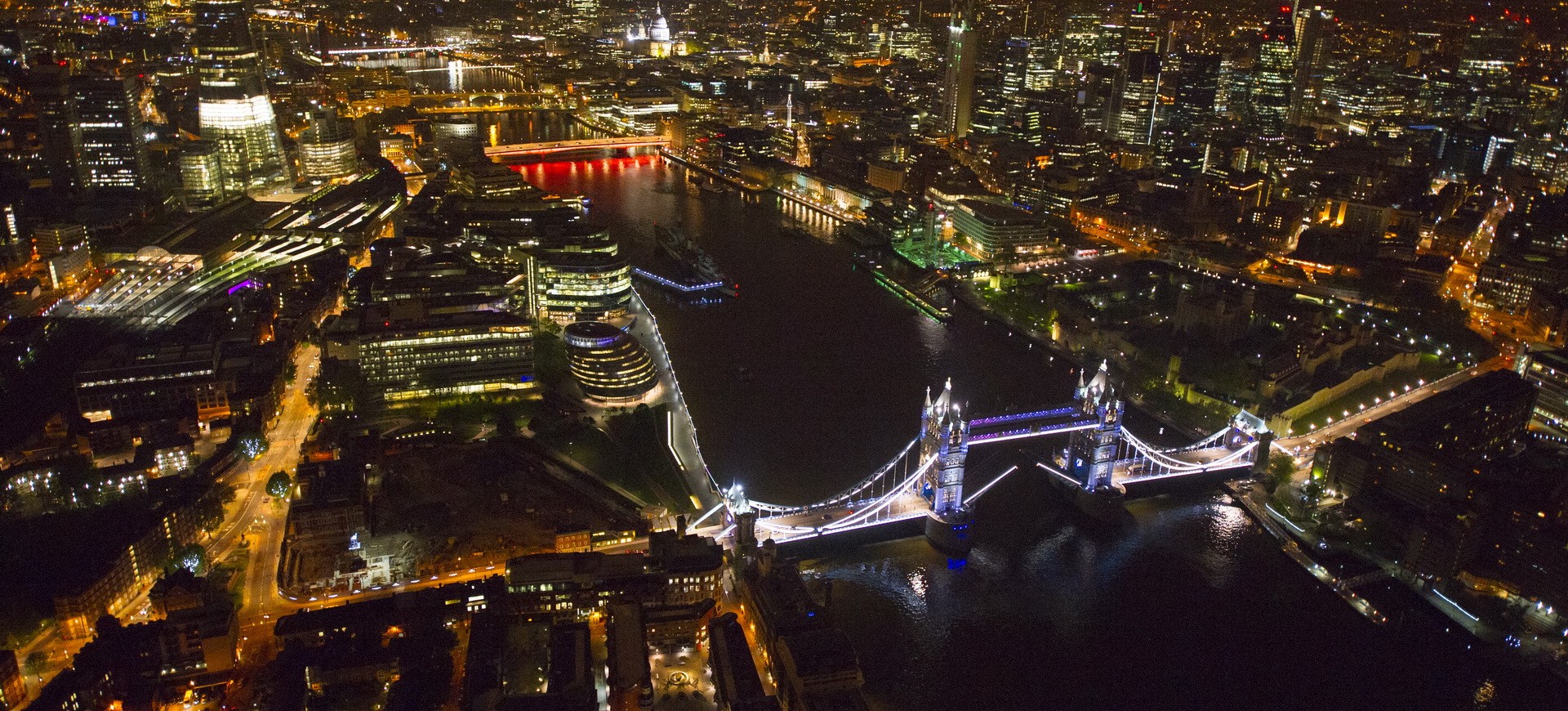 Royaume Uni Londres Tower Bridge by night
