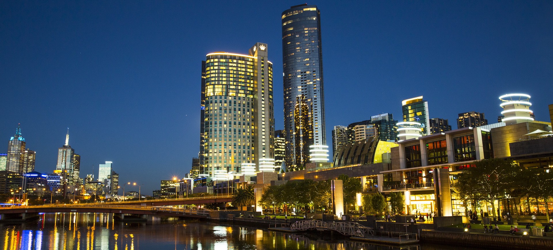 Australie Melbourne Rivière et Gratte ciel by night