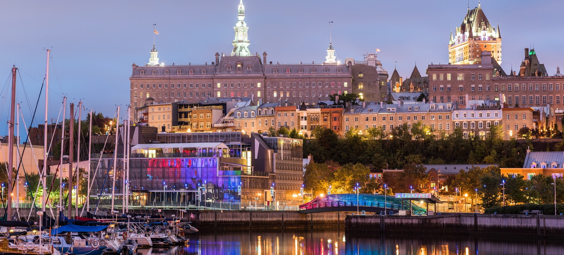 Canada Québec Vieux Port by night