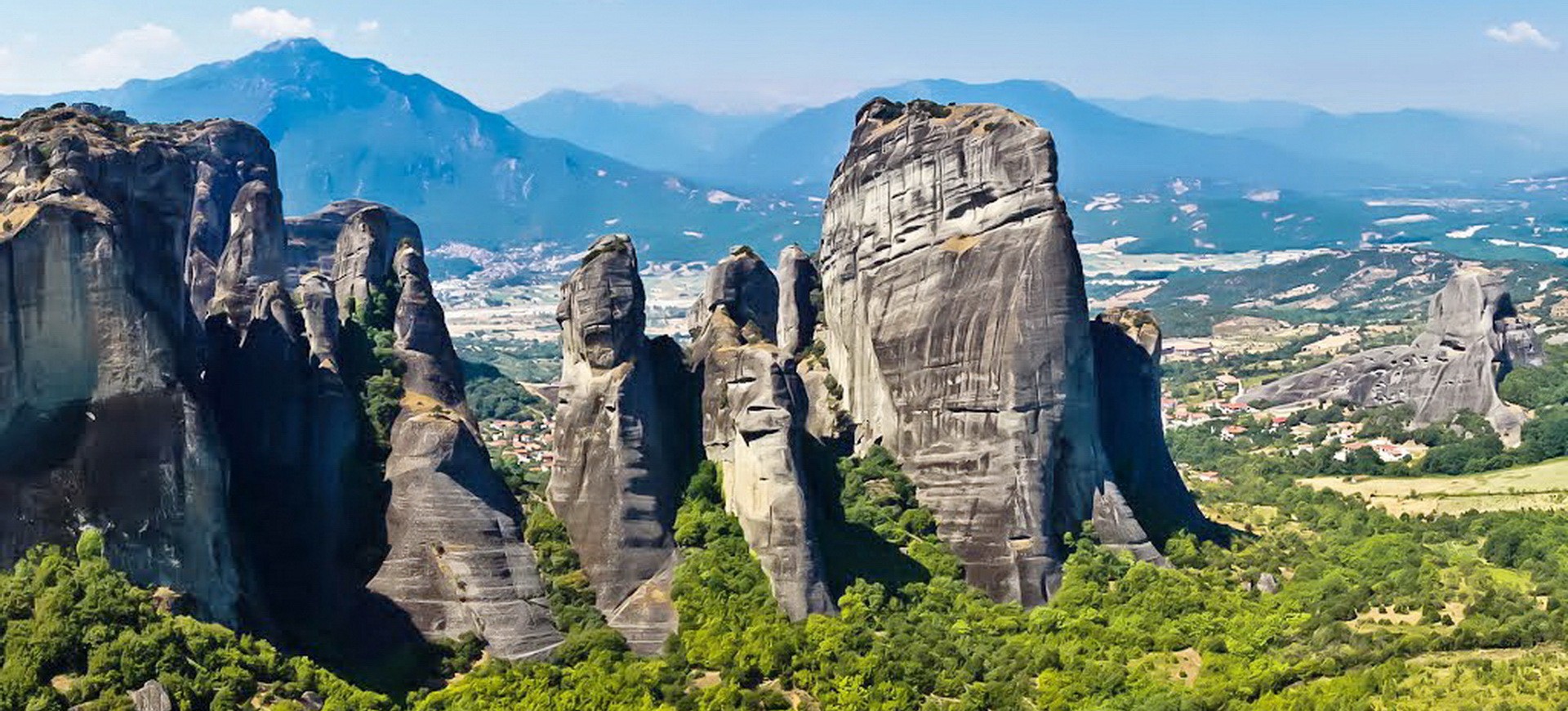 Montagnes dans les Météores en Grèce