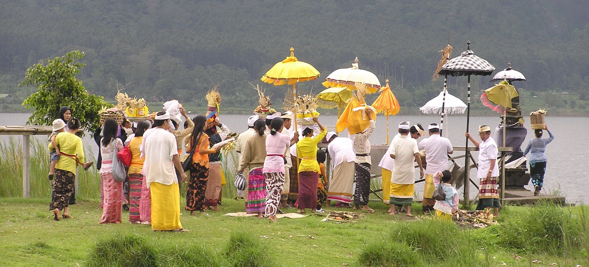 Cérémonie des Offerandes aux Dieux à Bali